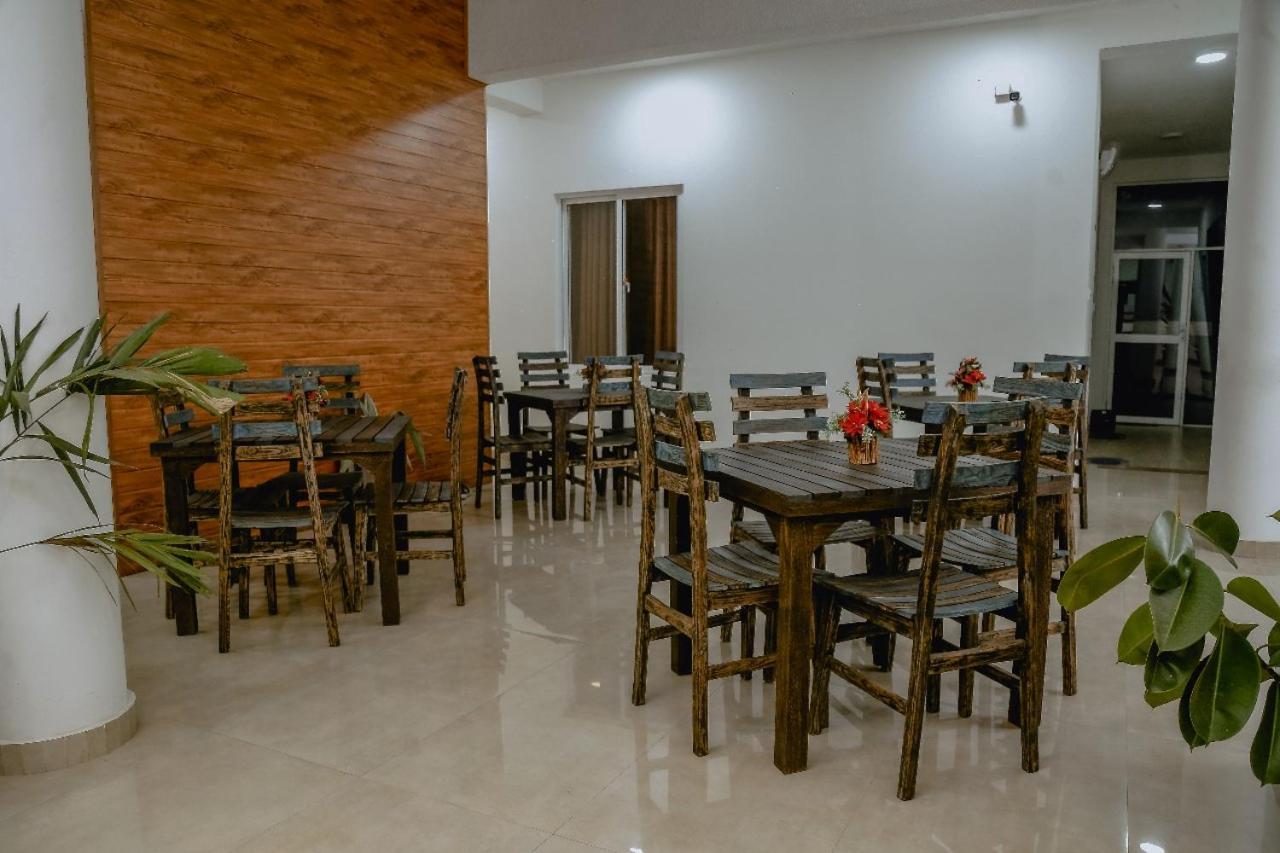 Lucky Transit Hotel - Katunayake Airport Exterior photo