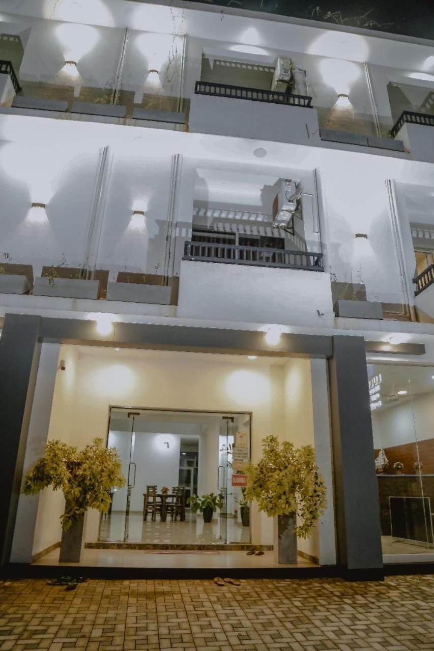 Lucky Transit Hotel - Katunayake Airport Exterior photo